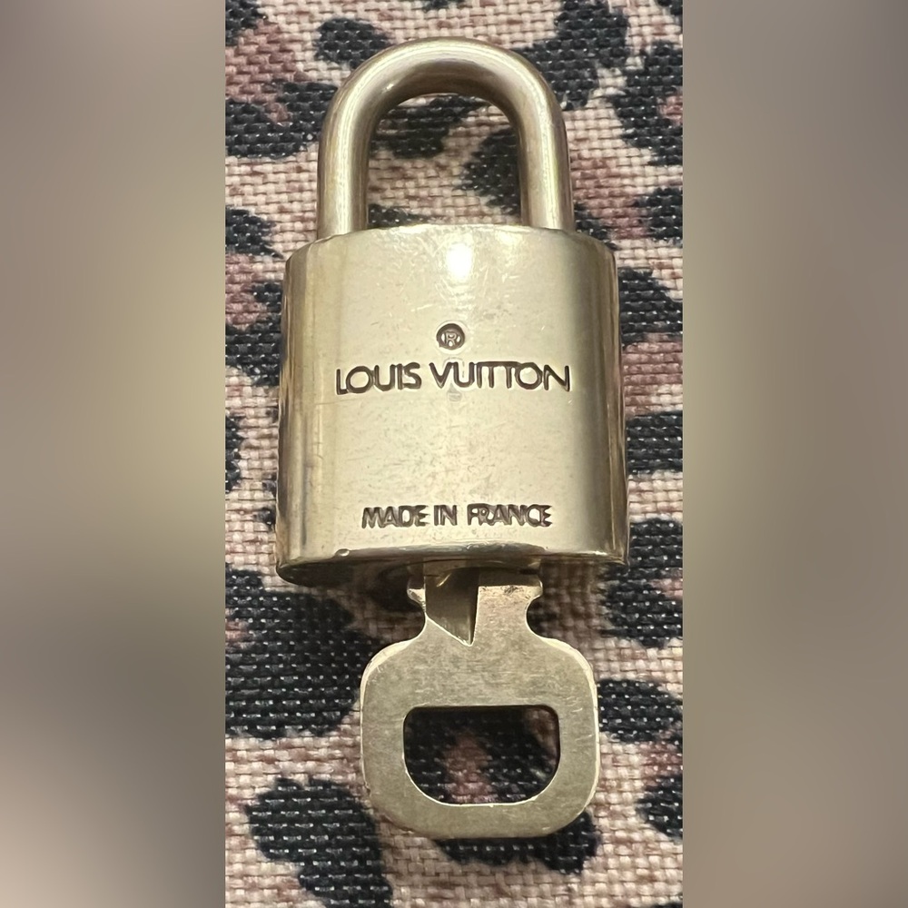 Authentic Lv Lock And Key #311 - image 5